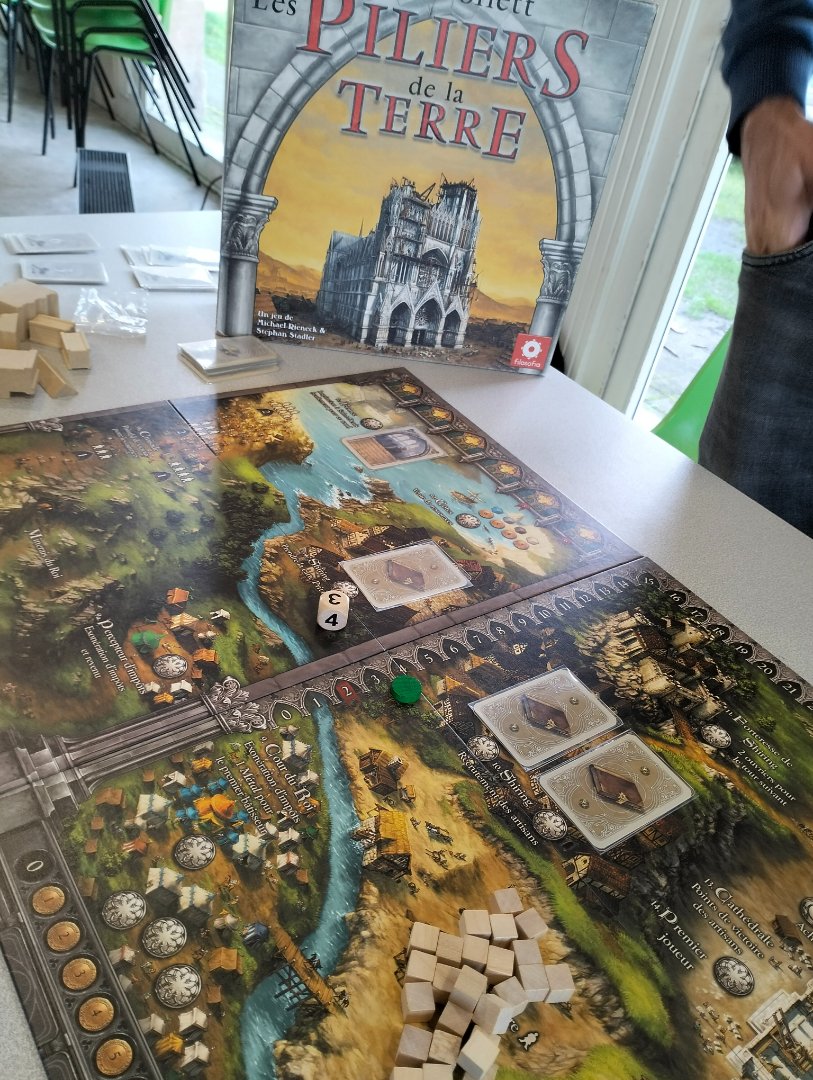 Les pilliers de la terre.jpg